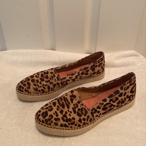 Dr. Scholl’s Animal Print Slip Ons…size 10M - Picture 2 of 8